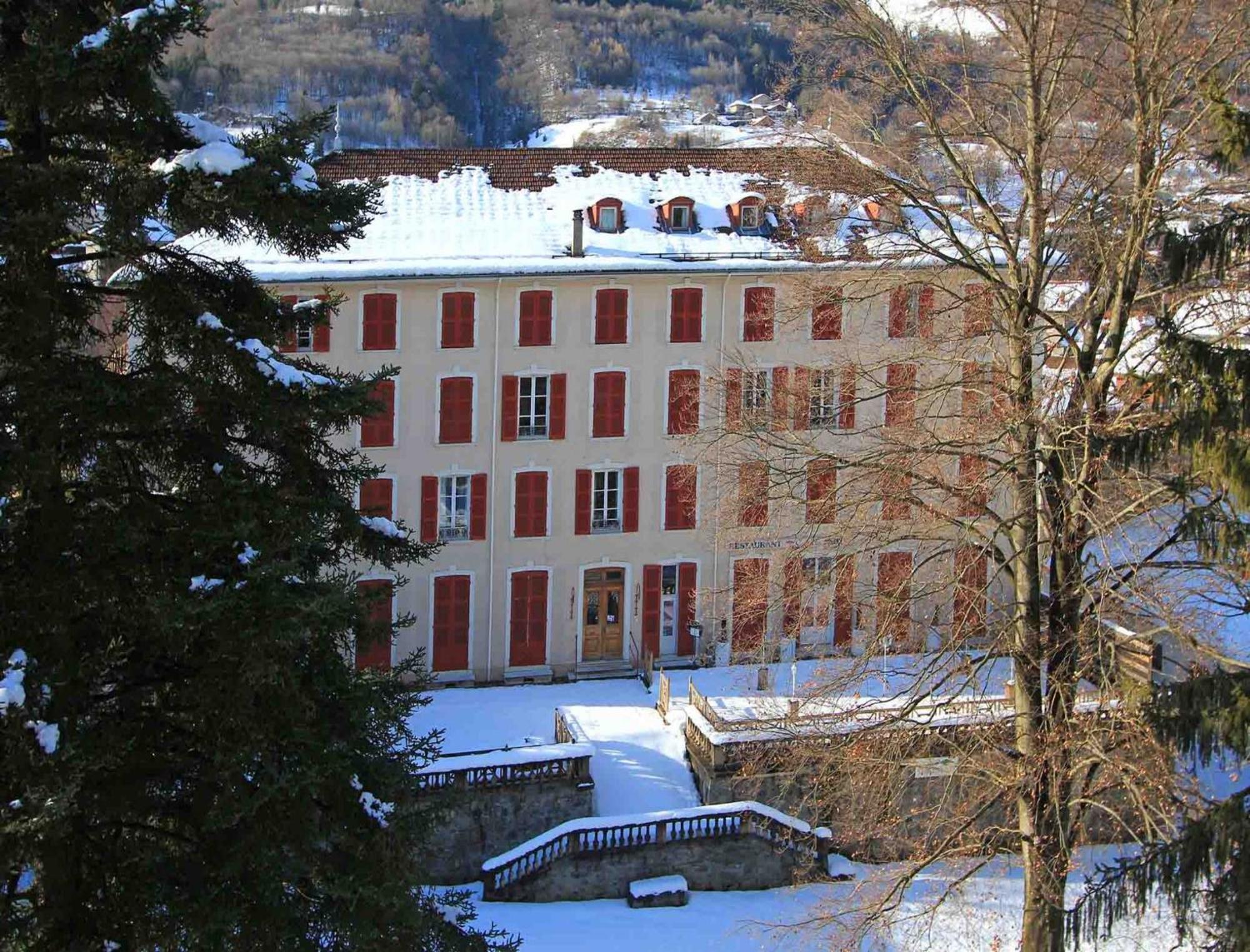 Hotel Homtel Le Parc Allevard Exteriér fotografie